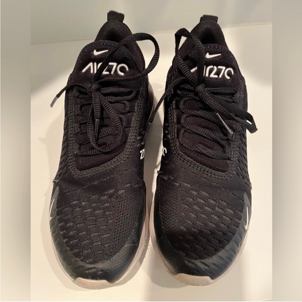 Nike Air Max 270 Women’s SZ 9